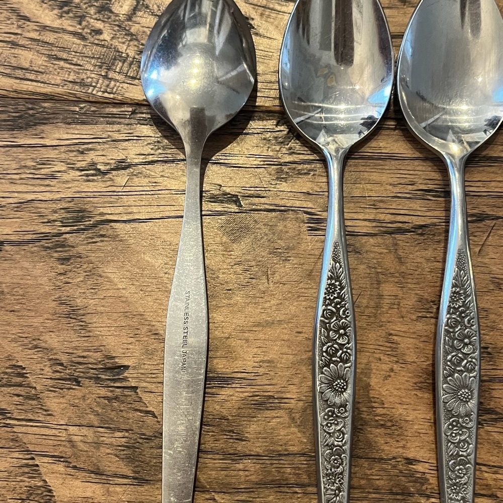 Vintage Floral Flatwear Soup spoons  (8) (Similar to Jardinera Stainless) - Picture 5 of 6